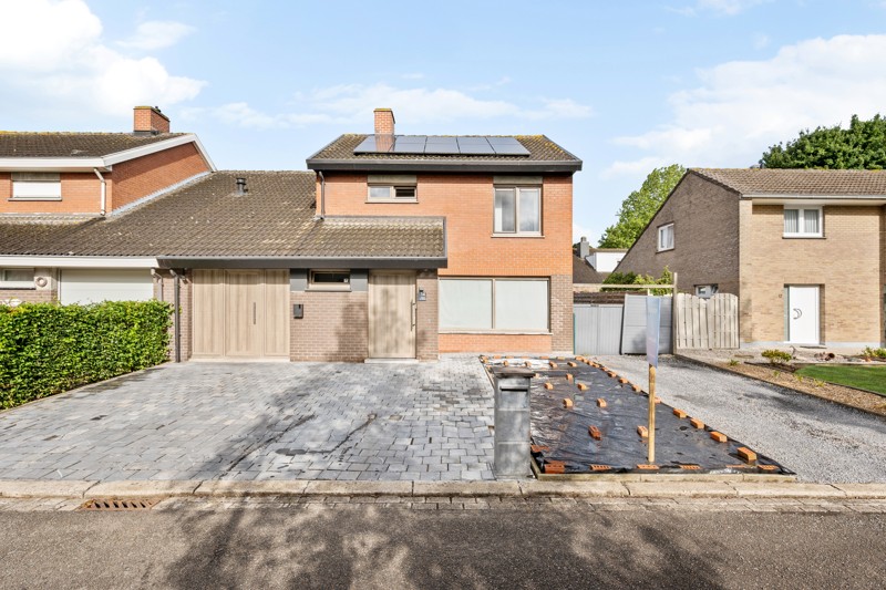 4387850